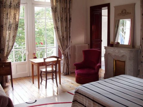 Réservation d'une chambre en maison d'hôtes à Bagnères-de-Luchon