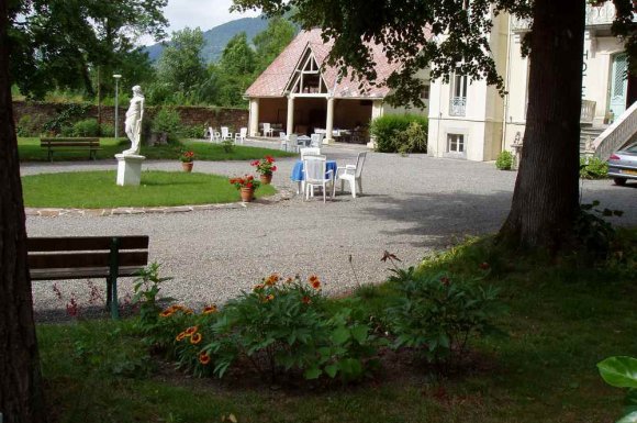 Une maison d'hôtes pour un groupe de personnes près des Thermes de Luchon - Bagnères-de-Luchon - Le Castel de la Pique