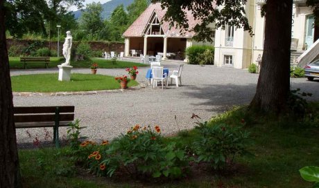 Une maison d'hôtes pour un groupe de personnes près des Thermes de Luchon - Bagnères-de-Luchon - Le Castel de la Pique